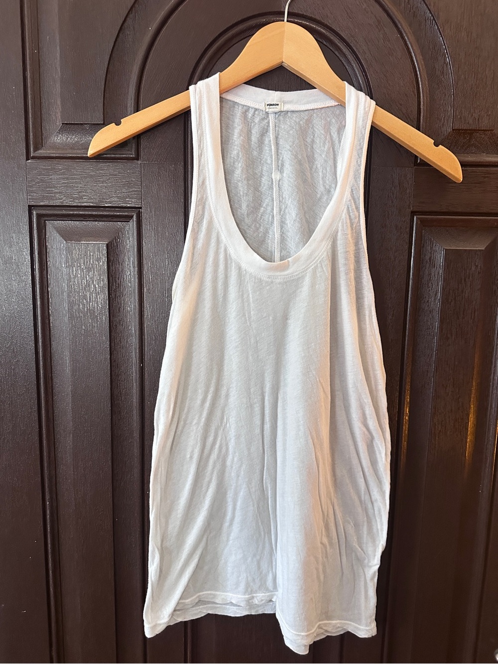 Monrow White Sleeveless Lightweight Tank Top - Classic Women's Essentials